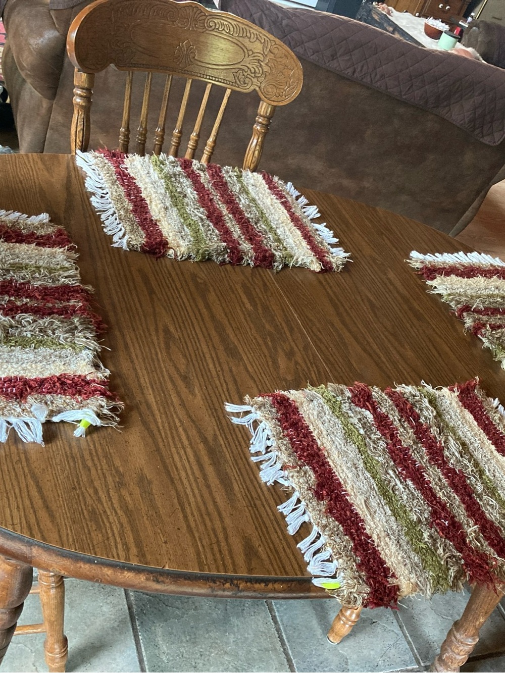 Handmade/loomed Striped Shag Placemats Red, Green Cream (Set of 4) table runner